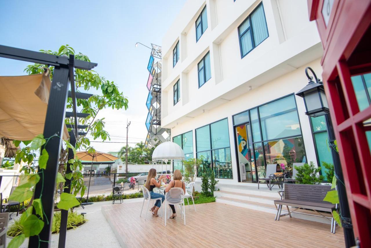 Hotel Play Poshtel & Cafe' Krabi town Exterior foto